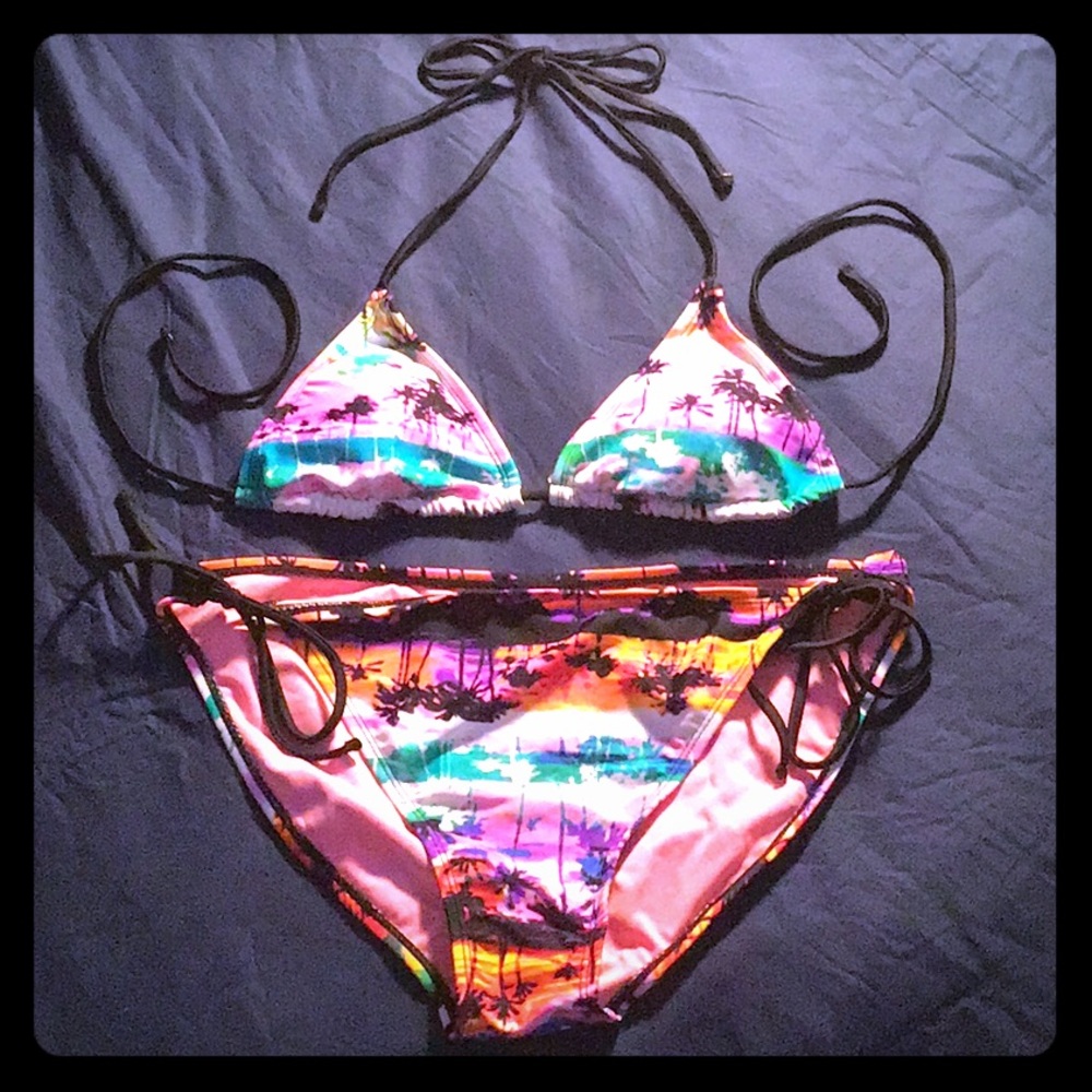 NWOT Wet Seal Tropical Bikini Set